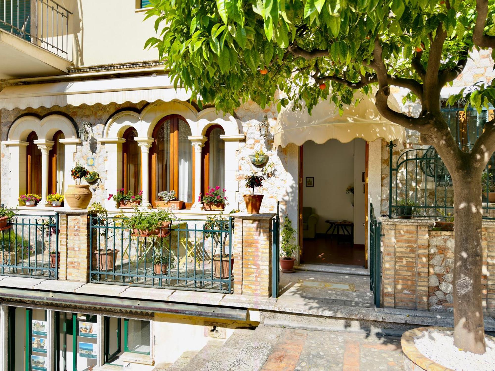 Апартаменти Casa Caterina Таорміна Екстер'єр фото